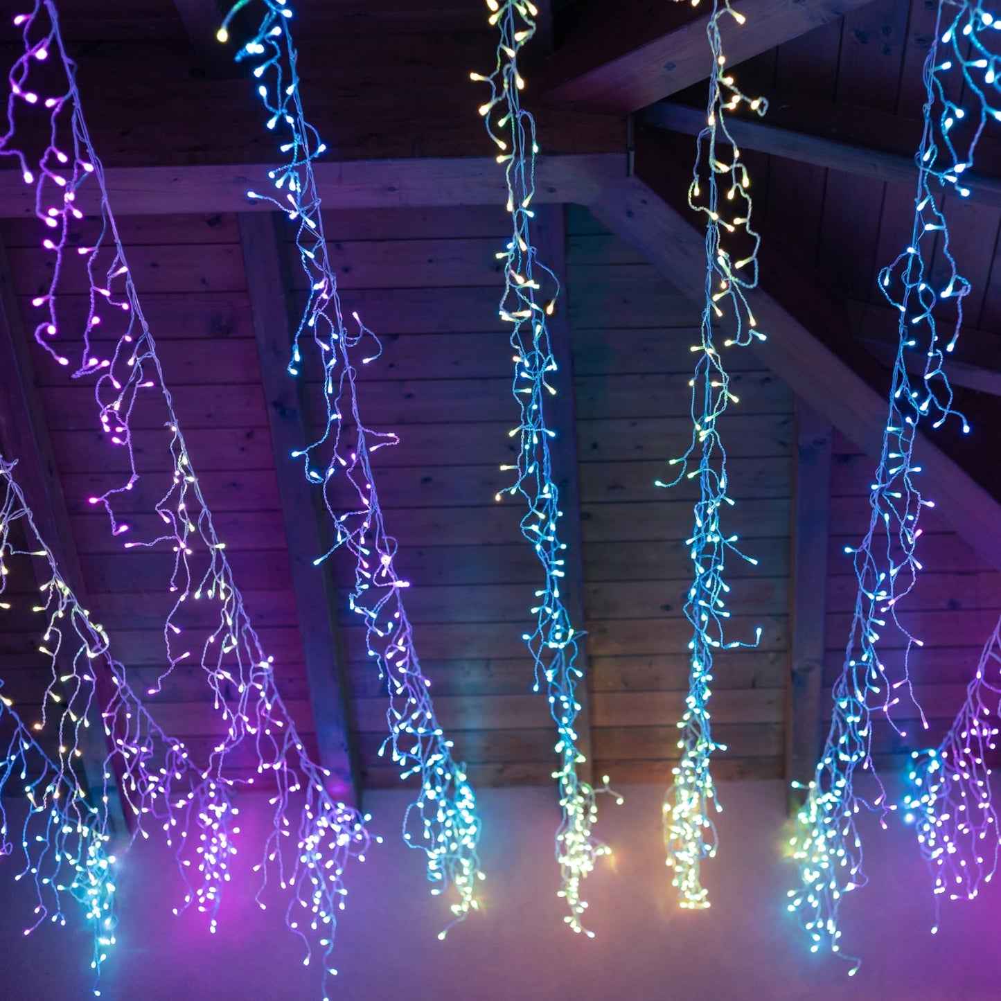 Twinkly Plus Icicle 250 LED RGBW 12,5m