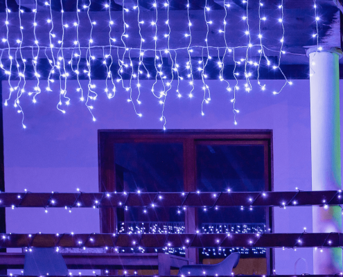 Lampki LED do dekoracji na balkon