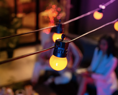 Lampki LED do dekoracji na balkon