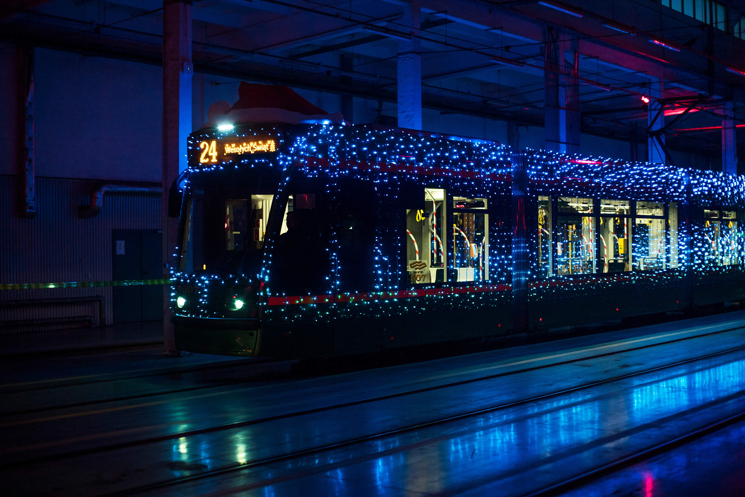 świąteczny tramwaj poznań - smartlights x mpk
